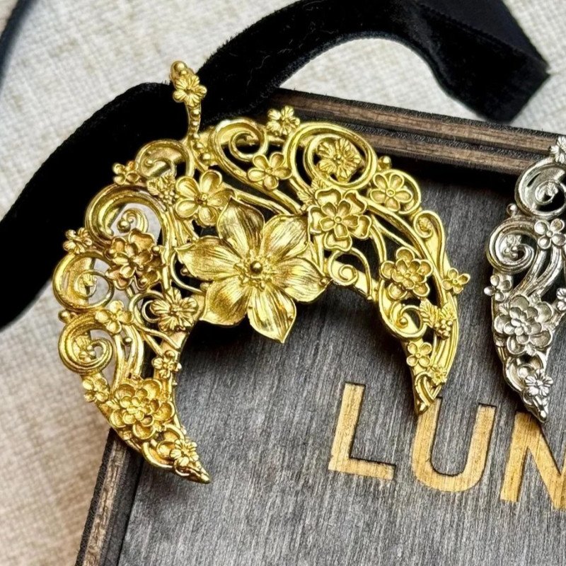 Women's Pendant "Golden Flower of the Moon"